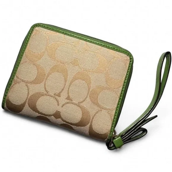 Sold - Picture 3 of 8